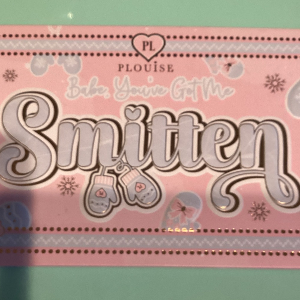 Plouise Smitten lipstick palette
